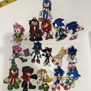 16 sonic the hedgehog figure lot 2”-2.5”